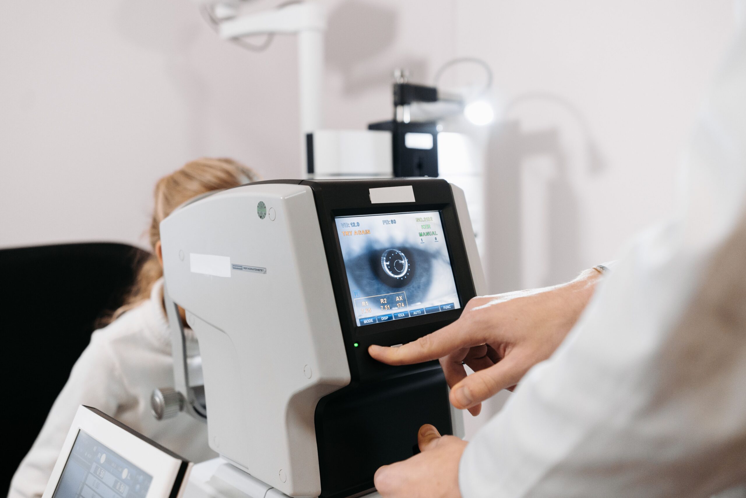 How Long-Term Care Facilities Can Improve Vision Screening for Senior Residents